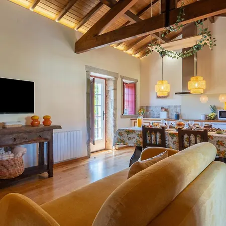 Host Wise - Rustic House With Pool And Garden 펜션
