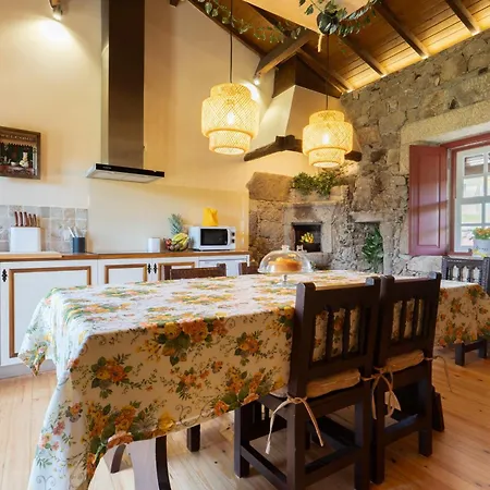 Host Wise - Rustic House With Pool And Garden 펜션