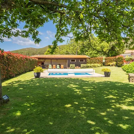 펜션 Host Wise - Rustic House With Pool And Garden